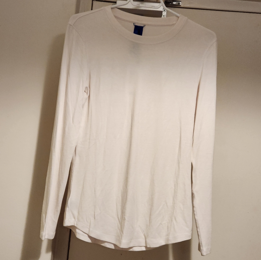 Women's long sleeved t shirt
